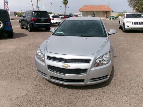 Used 2010 Chevrolet Malibu LT w/ Power Convenience Package FWD image 3