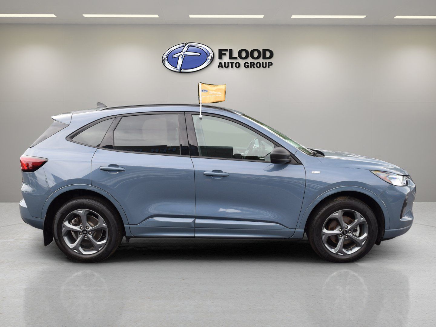 Used 2023 Ford Escape ST-Line w/ Tech Pack #1 AWD/4WD image 3