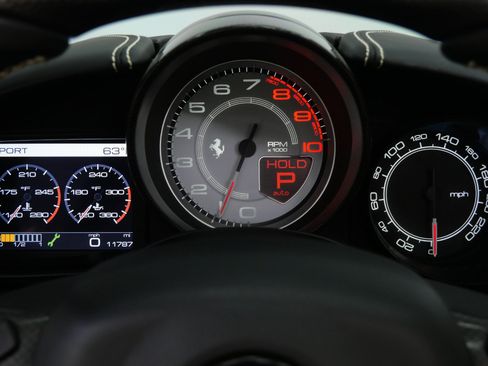 Used 2015 Ferrari California T RWD image 22