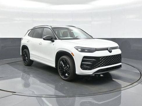 New 2026 Volkswagen Tiguan SE R-Line AWD/4WD image 1