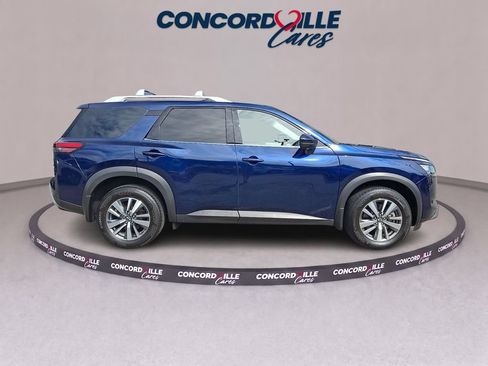 Certified 2025 Nissan Pathfinder SL AWD/4WD image 8