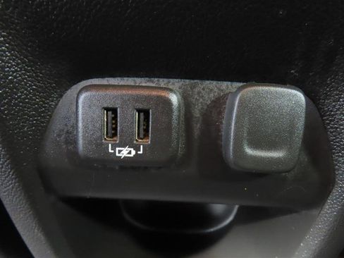 Used 2019 GMC Canyon Denali image 32