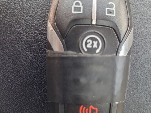 Used 2015 Ford Edge Titanium w/ Equipment Group 302A AWD/4WD image 35
