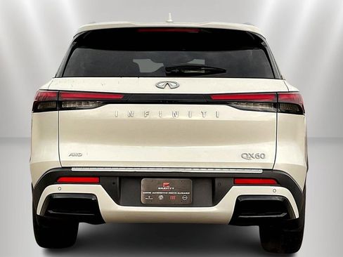 Used 2023 INFINITI QX60 Luxe w/ Performance Audio Package image 5