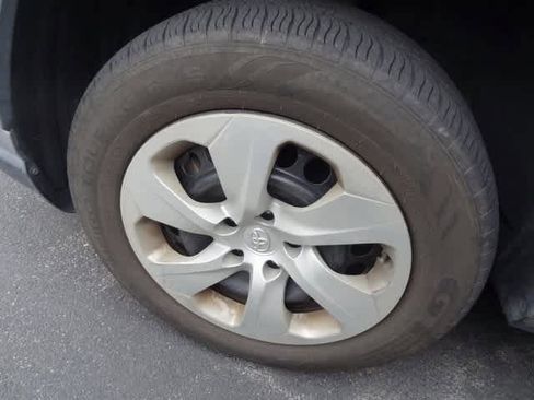 Used 2020 Toyota RAV4 LE image 13