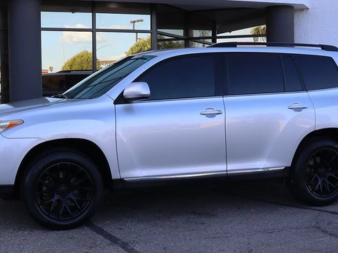 Used 2013 Toyota Highlander Plus FWD image 7
