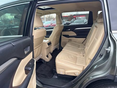Used 2016 Toyota Highlander XLE image 10