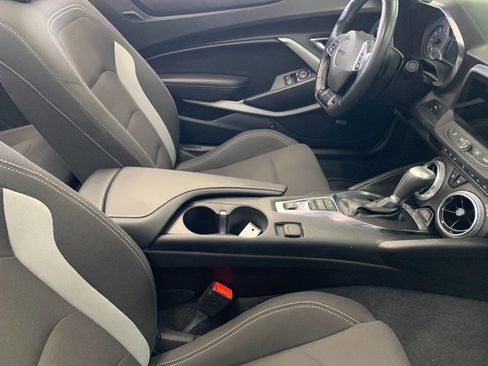 Used 2023 Chevrolet Camaro LT w/ Technology Package image 21