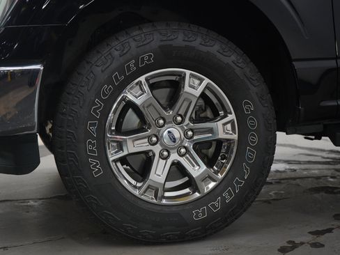 Used 2021 Ford F150 Lariat w/ Equipment Group 502A High AWD/4WD image 31