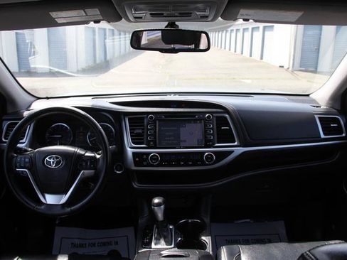 Used 2014 Toyota Highlander Limited FWD image 26