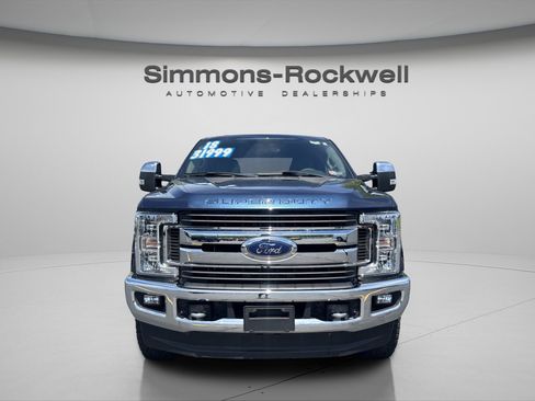 Used 2018 Ford F250 XLT w/ XLT Premium Package AWD/4WD image 7