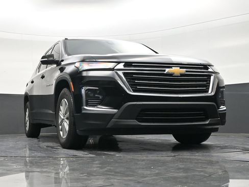 Used 2023 Chevrolet Traverse LT FWD image 27