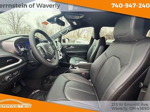 New 2026 Chrysler Pacifica Select image 20