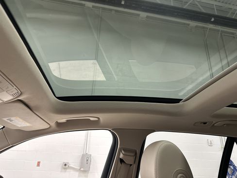 Used 2017 Mercedes-Benz GLC 300 300 4MATIC image 28