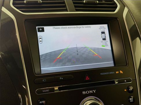 Used 2018 Ford Explorer Limited AWD/4WD image 21