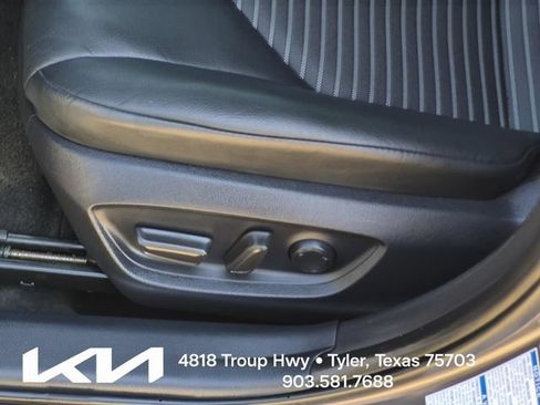 Used 2023 Toyota Camry SE w/ Cold Weather Package AWD/4WD image 18