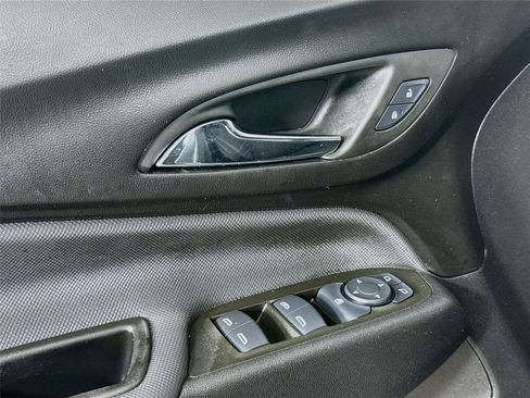 Used 2024 Chevrolet Equinox RS FWD image 18
