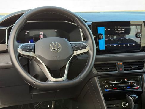 New 2026 Volkswagen Taos SE FWD image 25