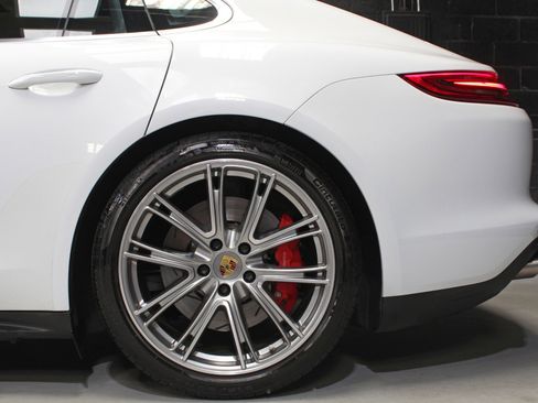 Used 2018 Porsche Panamera Turbo AWD/4WD image 5