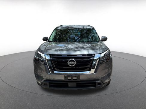 Used 2025 Nissan Pathfinder SV AWD/4WD image 2