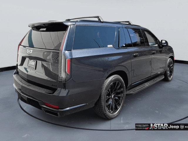 Used 2024 Cadillac Escalade ESV Sport Platinum w/ LPO, ONYX Package AWD/4WD image 5