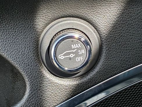 Used 2023 Buick Enclave Essence AWD/4WD image 6