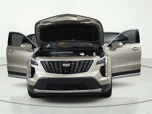 Used 2022 Cadillac XT4 Premium Luxury w/ Enhanced Visibility Package AWD/4WD image 5