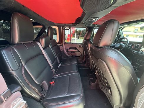 Used 2018 Jeep Wrangler Unlimited Rubicon AWD/4WD image 12
