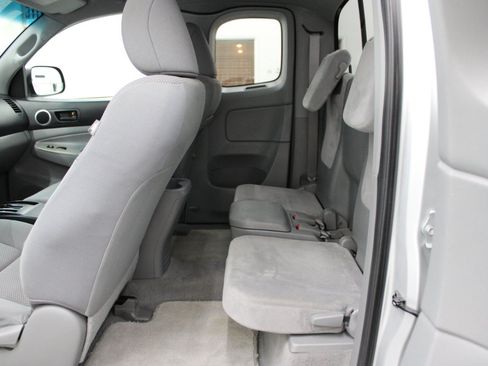 Used 2010 Toyota Tacoma 2WD Access Cab image 8