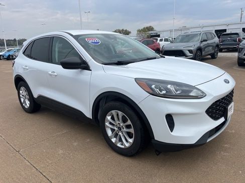 Used 2022 Ford Escape SE w/ Cold Weather Package image 1