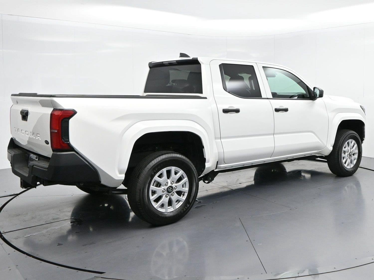 Used 2024 Toyota Tacoma SR AWD/4WD image 7