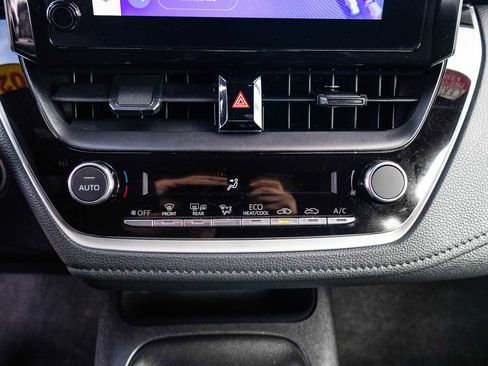 Used 2025 Toyota Corolla SE image 28