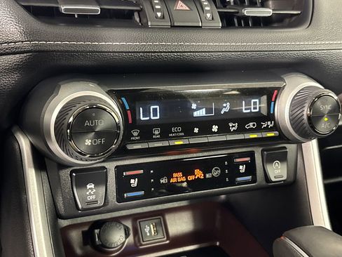 Certified 2025 Toyota RAV4 Limited w/ Advanced Technology Package image 20