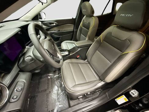 New 2026 Chevrolet Trax ACTIV w/ Sunroof Package image 24