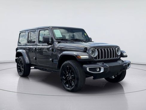 Used 2025 Jeep Wrangler Unlimited Sahara w/ Safety Group AWD/4WD image 7