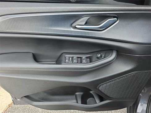 Used 2025 Jeep Grand Cherokee Laredo X image 18