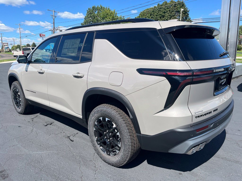 New 2027 Chevrolet Traverse Z71 w/ Driver Confidence Package AWD/4WD image 3