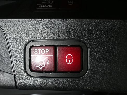 Certified 2020 Mercedes-Benz GLB 250 image 30