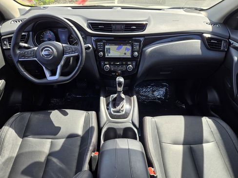 Used 2017 Nissan Rogue Sport SL w/ SL Premium Package image 14