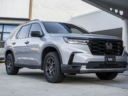 Used 2025 Honda Pilot TrailSport