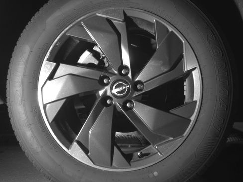 Used 2025 Nissan Rogue SV FWD image 15