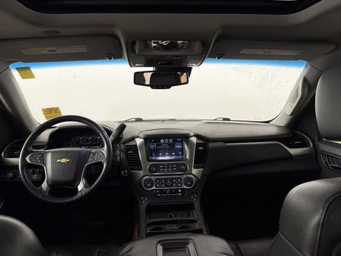 Used 2015 Chevrolet Suburban LTZ image 3