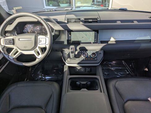 Used 2024 Land Rover Defender 110 S image 25