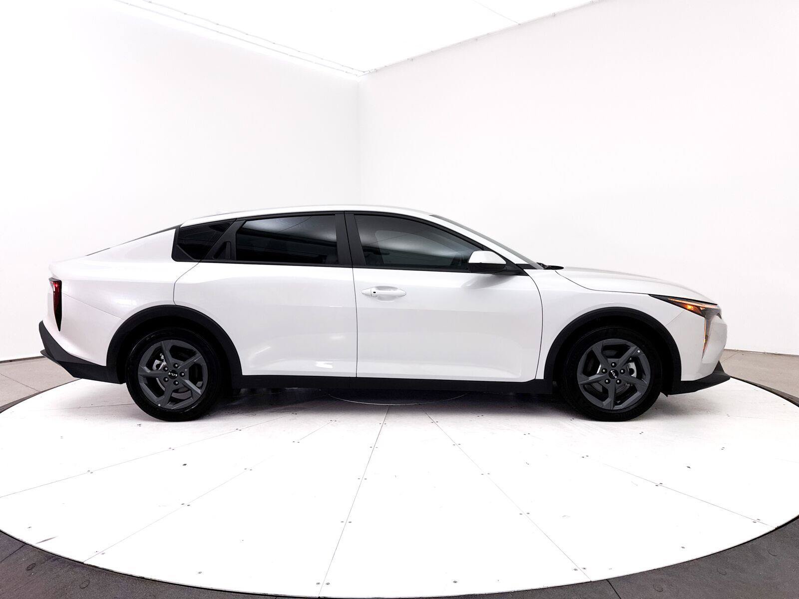 Used 2025 Kia K4 FWD image 38