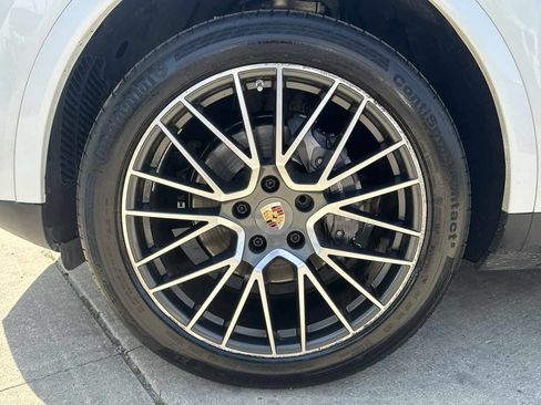 Used 2019 Porsche Cayenne AWD/4WD image 9