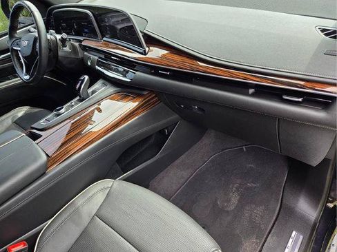 Certified 2023 Cadillac Escalade Premium Luxury AWD/4WD image 24