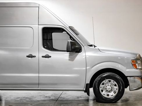 Used 2013 Nissan NV 3500 SV w/ Technology Pkg image 15