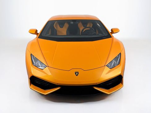 Used 2016 Lamborghini Huracan LP 610-4 AWD/4WD image 2