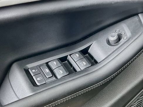 Used 2024 Jeep Grand Cherokee Limited AWD/4WD image 9