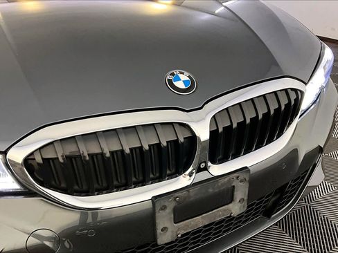 Used 2019 BMW 330i xDrive Sedan w/ M Sport Package AWD/4WD image 32